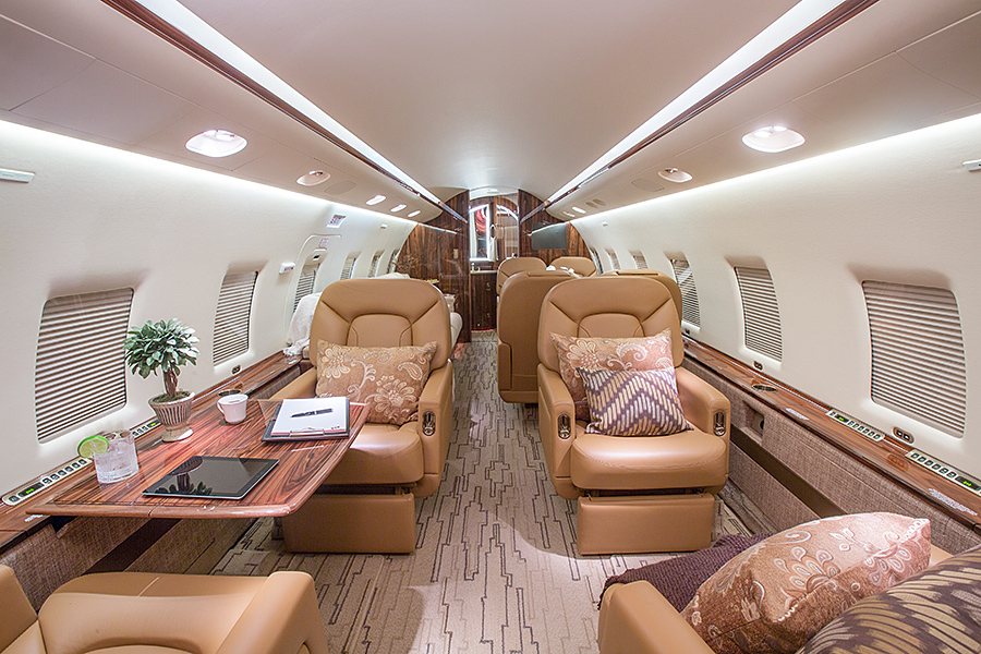 Bombardier Challenger 604